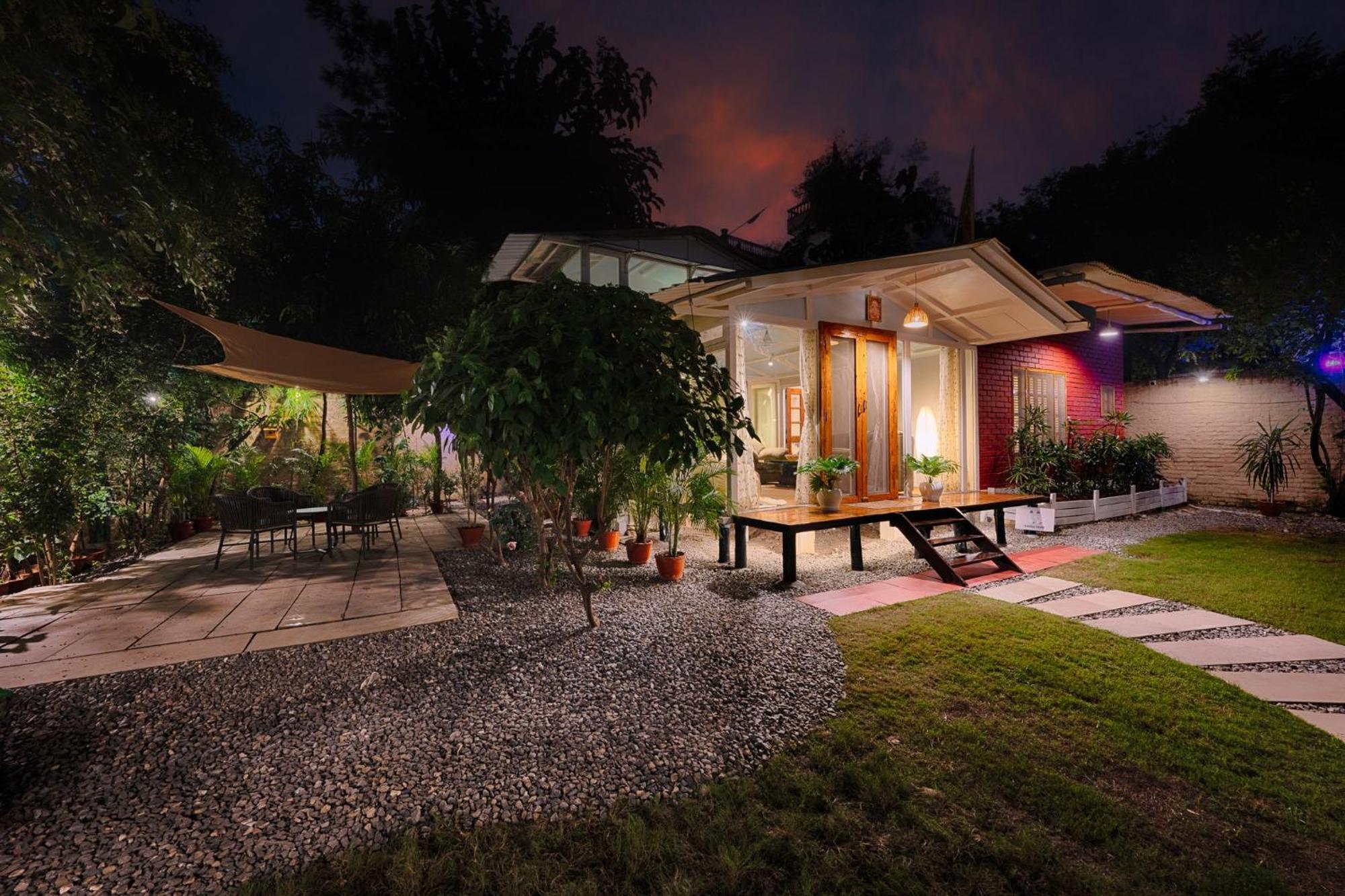 International Travellers' Hostel By Ith Stays Varanasi Eksteriør bilde