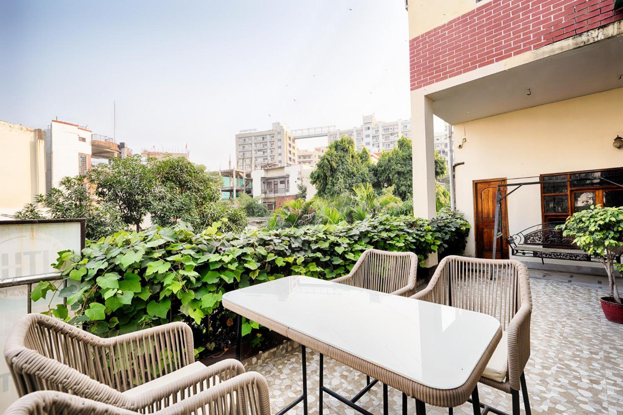 International Travellers' Hostel By Ith Stays Varanasi Eksteriør bilde