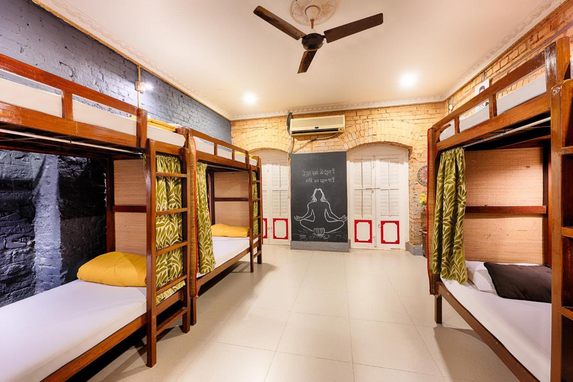 International Travellers' Hostel By Ith Stays Varanasi Rom bilde