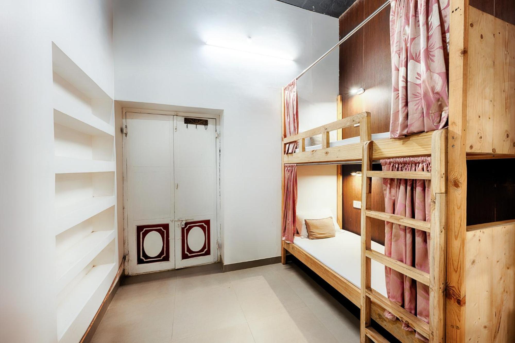 International Travellers' Hostel By Ith Stays Varanasi Rom bilde