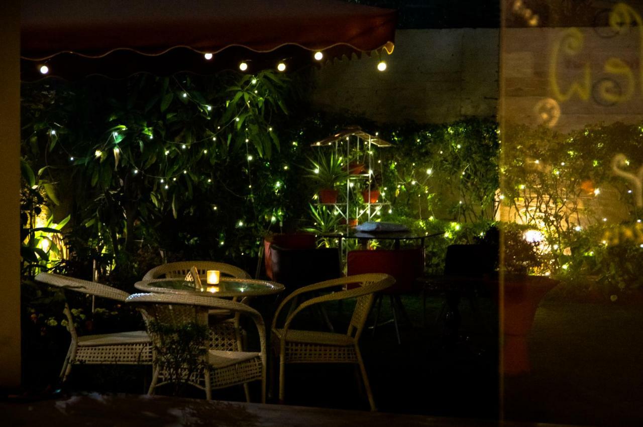International Travellers' Hostel By Ith Stays Varanasi Eksteriør bilde